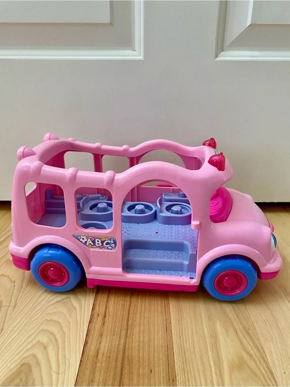 Fisher Price Little People Bus Vintage 2005 Pink Lil’ Movers School Bus w/ Sound